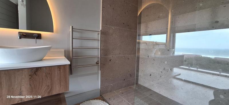 5 Bedroom Property for Sale in Outeniqua Strand Western Cape